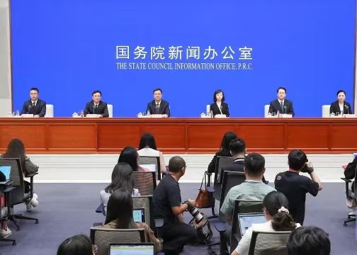 總局領(lǐng)導(dǎo)出席國務(wù)院政策例行吹風(fēng)會(huì)